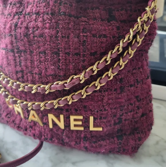 Chanel Mini 22 - Picture 6 of 16